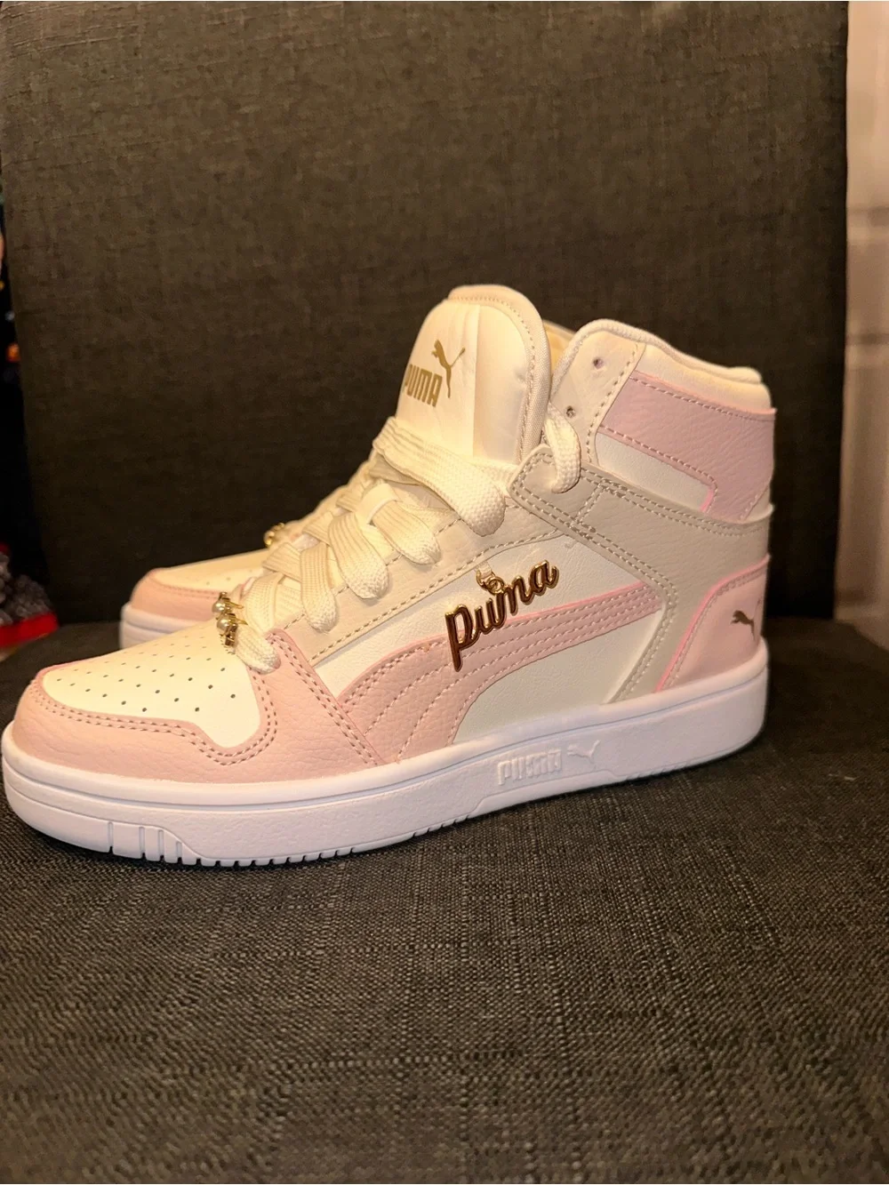 PUMA Pearls & Gold Youth Girls Size 4 High-Top Sneakers in Cream & Blush Pink